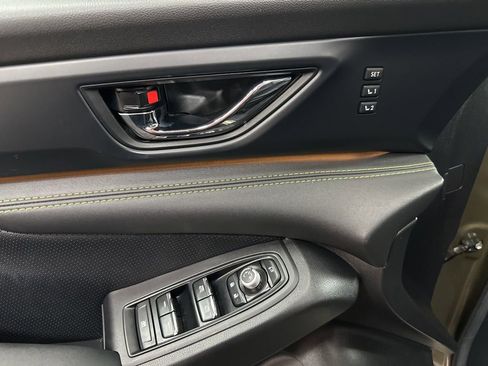 Used 2025 Subaru Ascent Bronze Edition w/ Onyx Package image 18