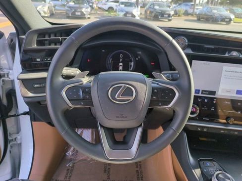 Used 2023 Lexus RZ 450e Premium w/ Technology Package image 17