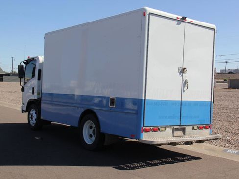 Used 2018 Isuzu NPR RWD image 7