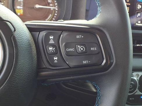 Used 2024 Jeep Wrangler Unlimited Rubicon 4xe AWD/4WD image 17