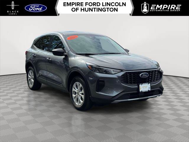 Used 2023 Ford Escape Active w/ Tech Pack #1 AWD/4WD image 1