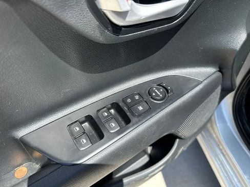 Used 2023 Kia Rio LX FWD image 3