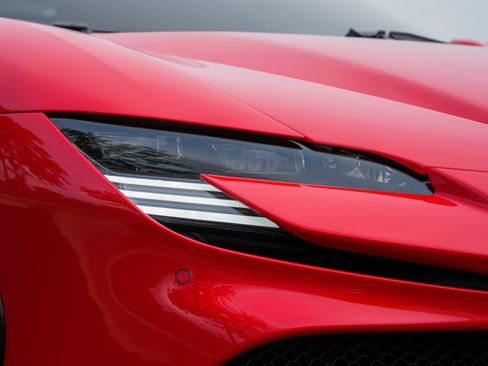Used 2022 Ferrari SF90 Stradale AWD/4WD image 13