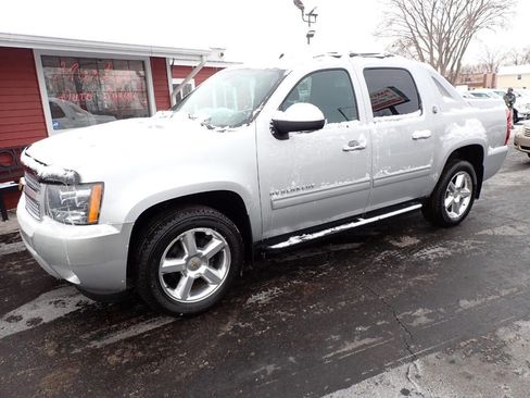 Used 2013 Chevrolet Avalanche LT w/ All-Star Edition image 3