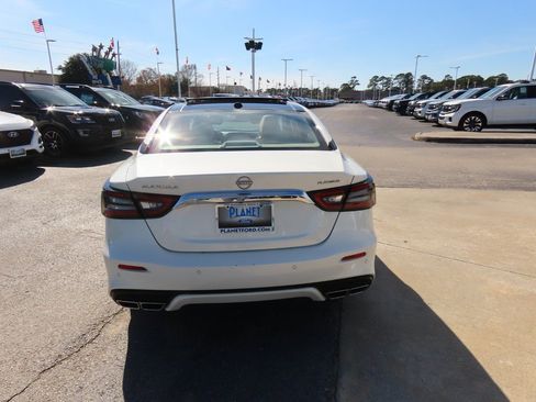 Used 2023 Nissan Maxima Platinum w/ Sport Mat Group image 13