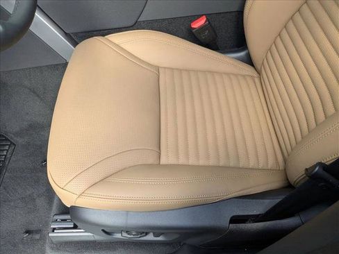 New 2025 Land Rover Discovery Dynamic SE image 4