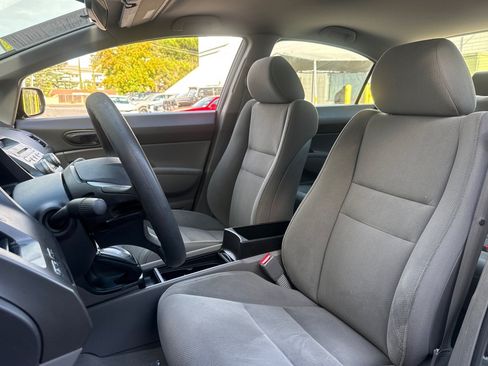 Used 2011 Honda Civic DX-VP image 5