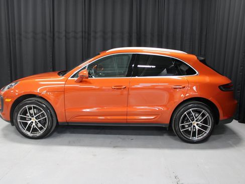 Certified 2025 Porsche Macan image 2