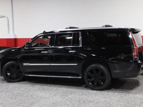 Used 2016 Cadillac Escalade ESV Luxury image 25