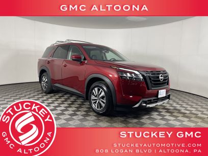 Used 2023 Nissan Pathfinder SL w/ Black Appearance Package
