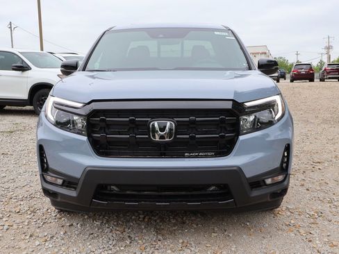 New 2026 Honda Ridgeline Black Edition image 2