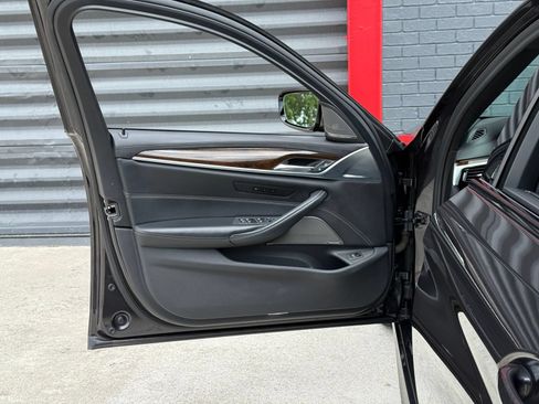 Used 2020 BMW M550i xDrive w/ Executive Package AWD/4WD image 15