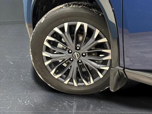 Used 2024 Nissan Rogue Platinum w/ Platinum Premium Package image 35