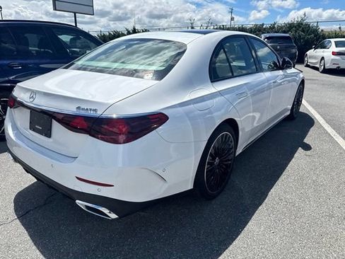 Used 2024 Mercedes-Benz E 350 4MATIC Sedan image 9