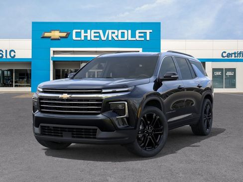 New 2027 Chevrolet Traverse LT w/ Driver Confidence Package AWD/4WD image 9