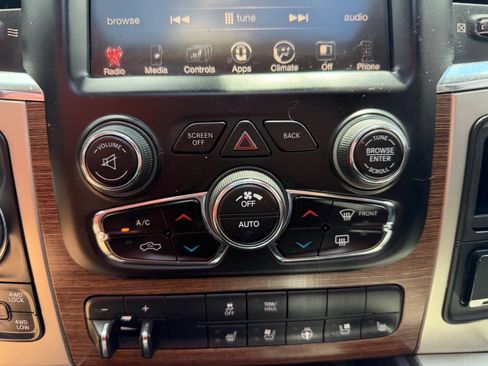 Used 2015 RAM 1500 Laramie AWD/4WD image 46