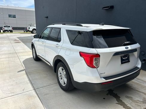 Used 2021 Ford Explorer XLT RWD image 6