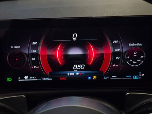 Used 2025 Mercedes-Benz GLB 250 4MATIC image 35