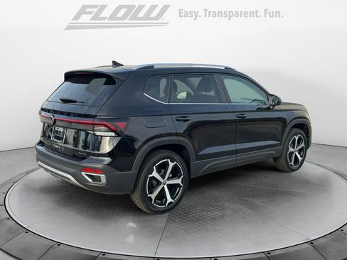 New 2026 Volkswagen Taos SEL image 7