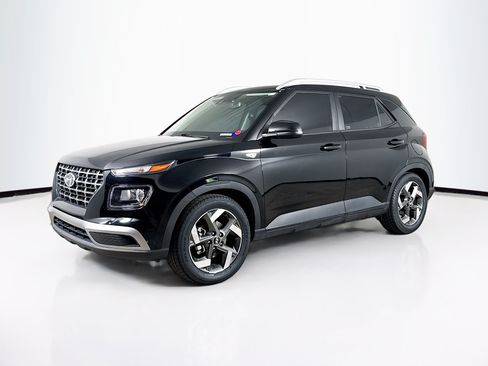 Used 2022 Hyundai Venue SEL w/ Cargo Package FWD image 4