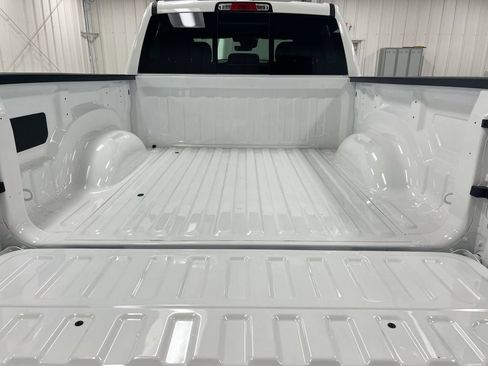 New 2026 RAM 1500 Express AWD/4WD image 23