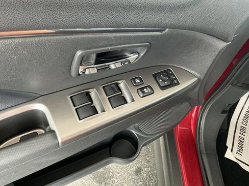 Used 2025 Mitsubishi Outlander Sport SE AWD/4WD image 16