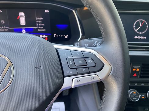 Used 2022 Volkswagen Jetta SE w/ Panoramic Sunroof Package FWD image 19
