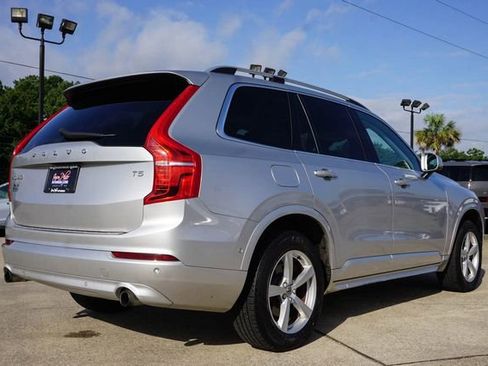 Used 2018 Volvo XC90 T5 Momentum w/ Convenience Package FWD image 4