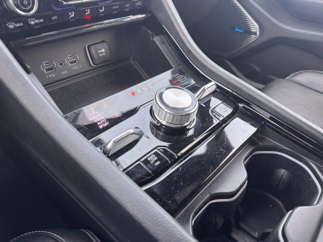 Used 2023 Jeep Grand Cherokee Overland w/ Luxury Tech Group IV AWD/4WD image 16