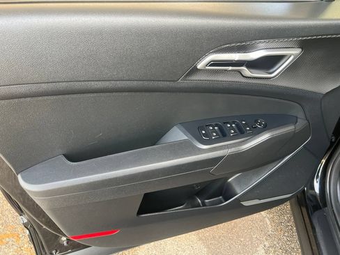 Certified 2023 Kia Sportage LX FWD image 7