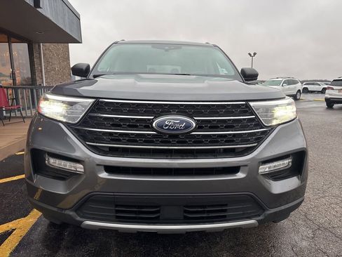 Used 2022 Ford Explorer XLT w/ Equipment Group 202A image 8