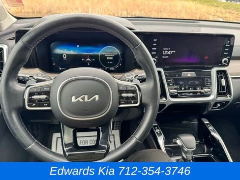 Used 2023 Kia Sorento SX Prestige image 21