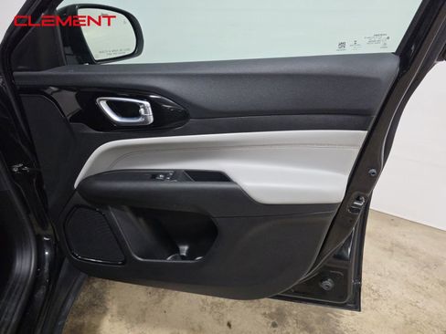 Used 2022 Jeep Compass Limited image 32