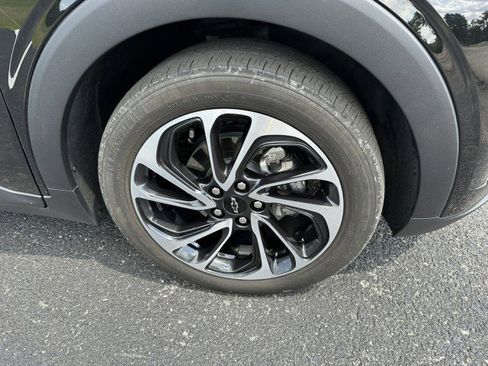 Used 2023 Chevrolet Bolt EUV Premier image 4