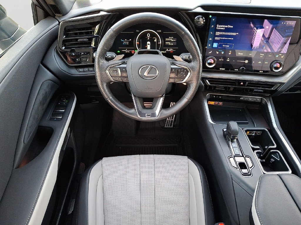 Used 2026 Lexus TX 500h AWD w/ Technology Package image 13