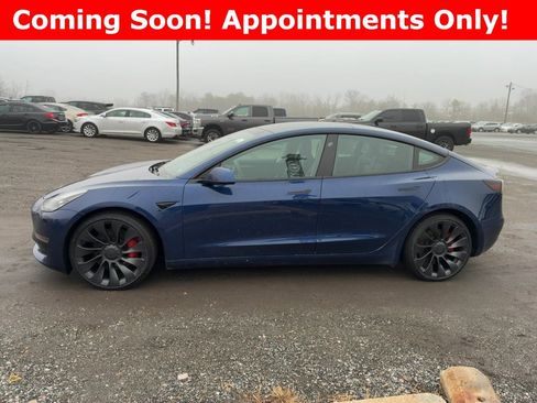 Used 2022 Tesla Model 3 Performance image 3
