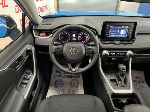Used 2019 Toyota RAV4 LE w/ All Weather Liner Package FWD image 29