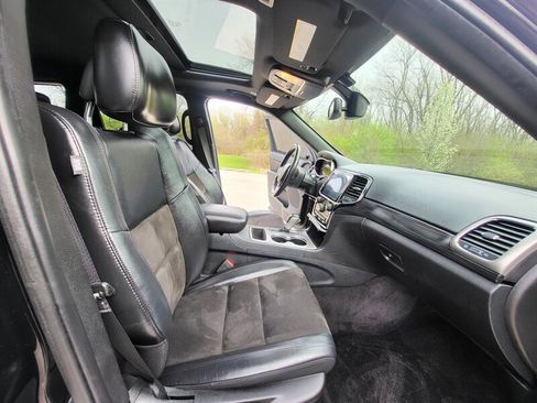 Used 2019 Jeep Grand Cherokee Altitude image 17