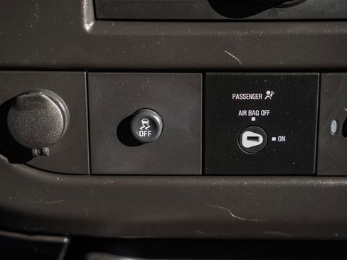 Used 2024 GMC Savana 2500 w/ Driver Convenience Package image 28