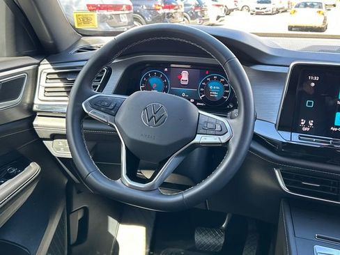 Certified 2025 Volkswagen Atlas Cross Sport SE image 23