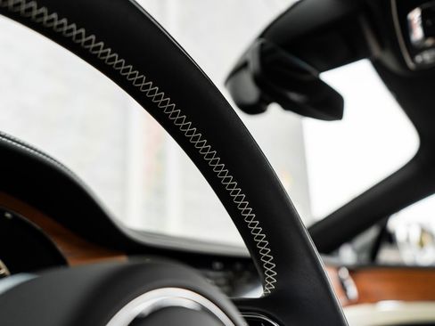 Used 2023 Bentley Continental GT Azure image 32