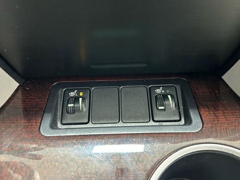 Used 2013 Toyota Camry XLE w/ Leather Pkg image 21