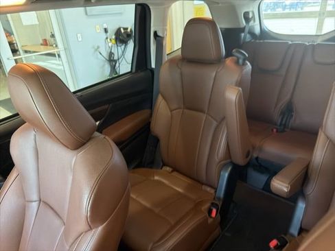 Used 2020 Subaru Ascent Touring w/ Popular Package #2 AWD/4WD image 19