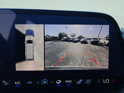 Used 2025 Chevrolet Suburban High Country image 24