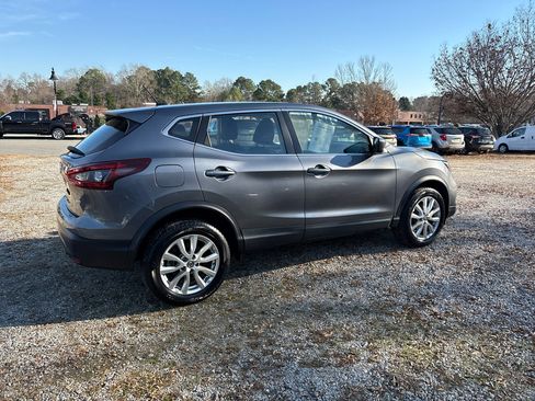 Used 2021 Nissan Rogue Sport S image 7