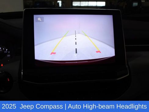 Used 2025 Jeep Compass Limited AWD/4WD image 17