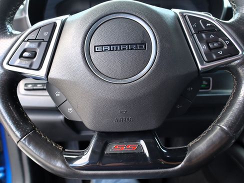 Used 2016 Chevrolet Camaro SS RWD image 41