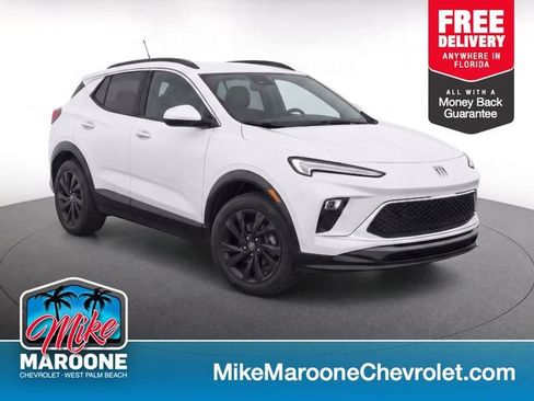 Used 2024 Buick Encore GX Sport Touring FWD image 1