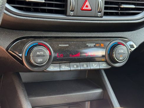 Used 2019 Kia Forte LXS FWD image 25