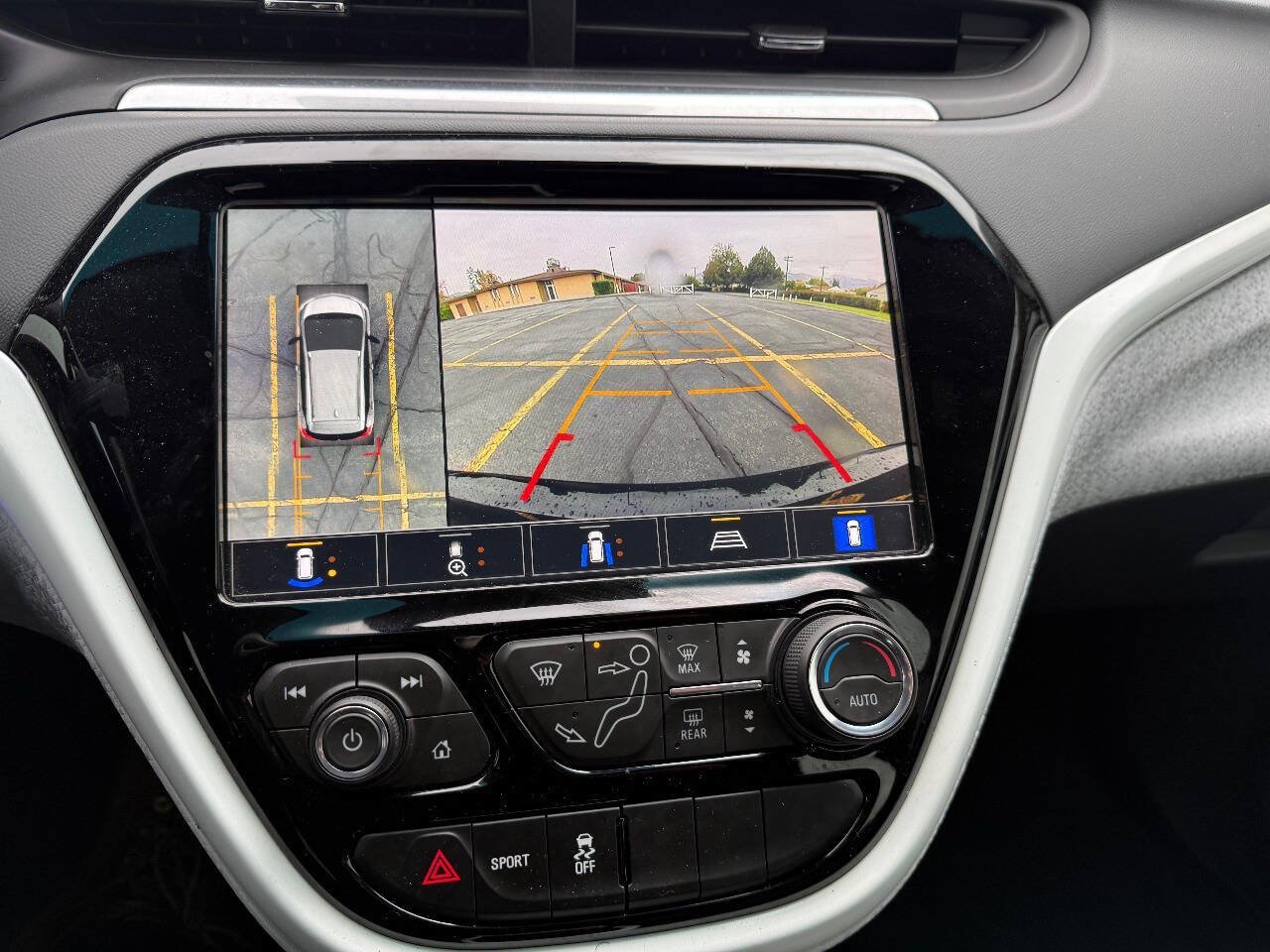 Used 2021 Chevrolet Bolt Premier FWD image 9